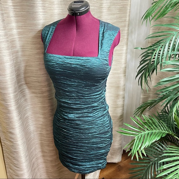 Le chateau teal green semi formal dress. Ruffle bodycon midi dress. - Picture 5 of 12